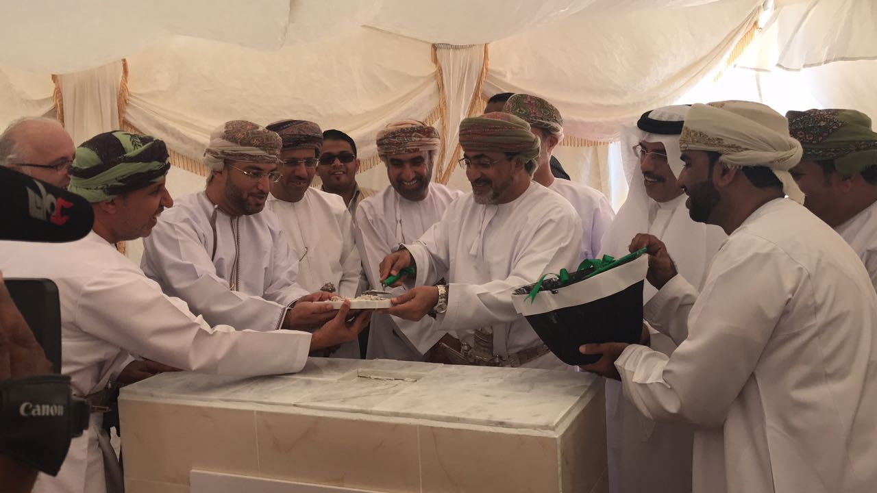 تكلفته 385 مليون ريال عماني..وضع حجر الأساس لمشروع قريات السياحي المتكامل