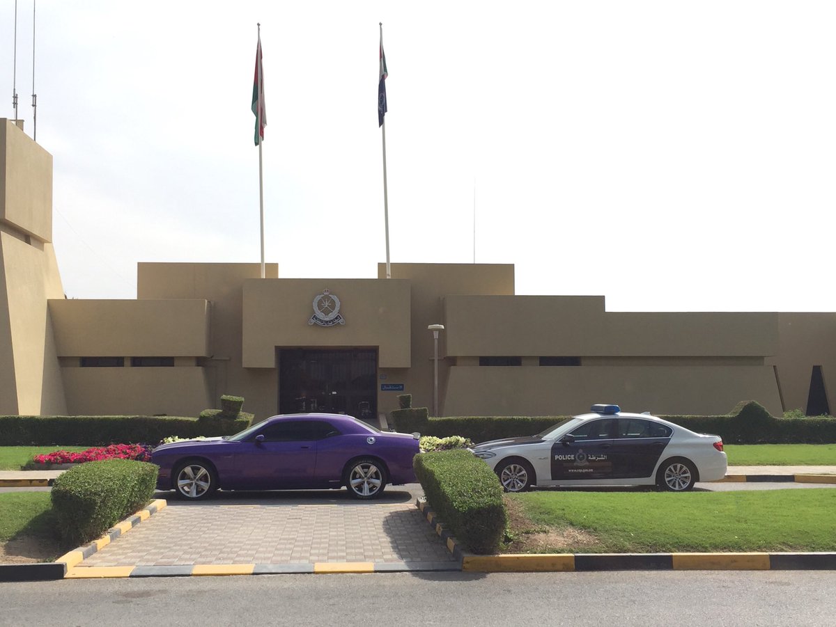 قام بالتفحيط في طريق عام والشرطة تتخذ الإجراءات القانونية