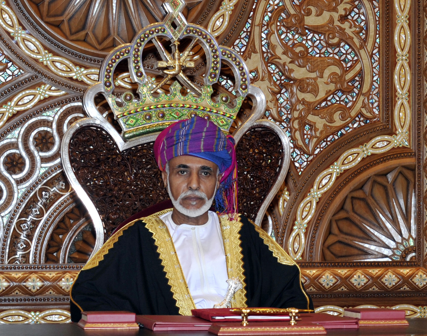 48 عاما من العطاء والإنجازات.. السلطنة تحتفل بيوم النهضة العمانية المباركة