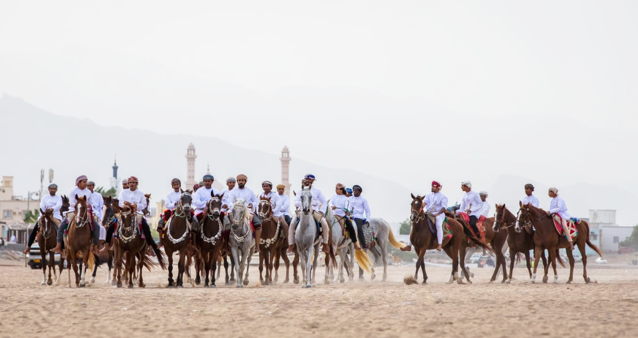 أكثر من 110 آلاف يزورون ظفار والجبل الأخضر والبرك المائية ورأس الجنز في إجازة العيد