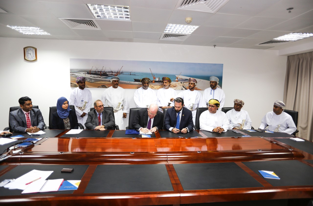 توقيع اتفاقية تأسيس مؤسسة تواصل الخيرية بالمنطقة الاقتصادية الخاصة بالدقم