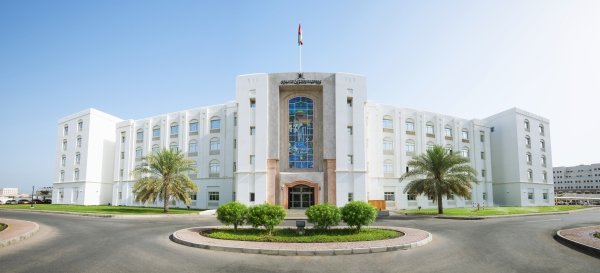 انبعاث للغازات من أحد المناجم التعدينية المغلقة في شناص والبيئة توضح