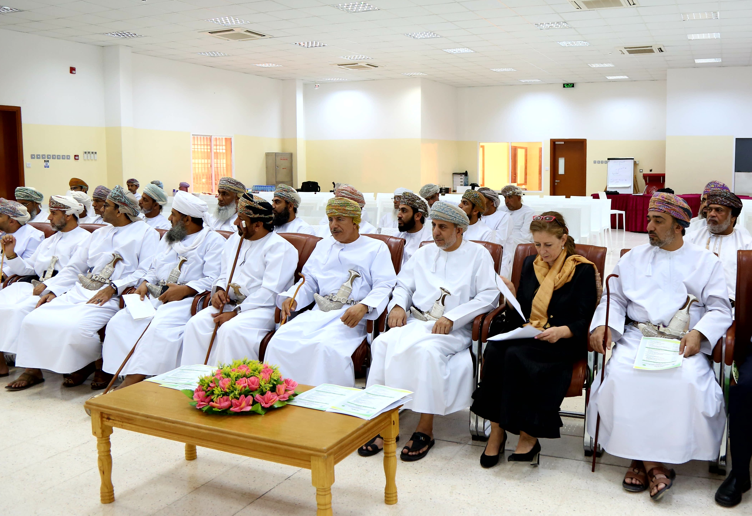 الزراعة والفاو تناقشان تطوير منظومة عمل الأفلاج بمشاركة المجتمع