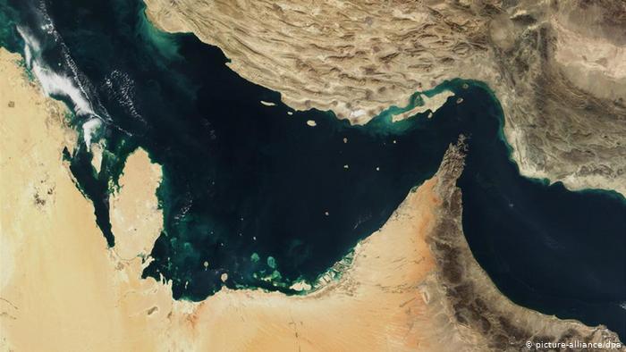 السلطنة تُصدر بياناً بشأن حركة الملاحة في مضيق هرمز