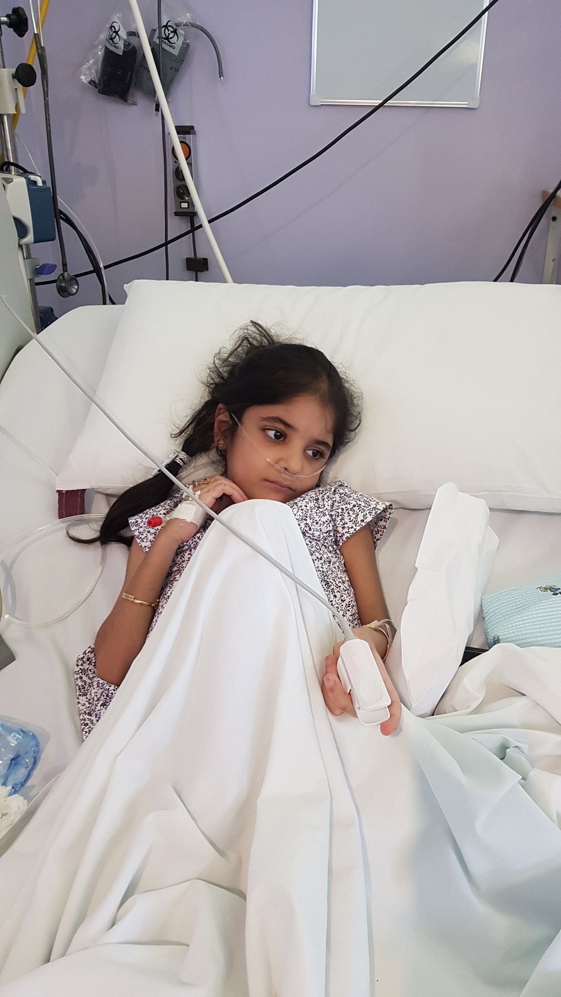 الصحة تُصدر توضيحاً بشأن علاج الطفلة ميرال البلوشية
