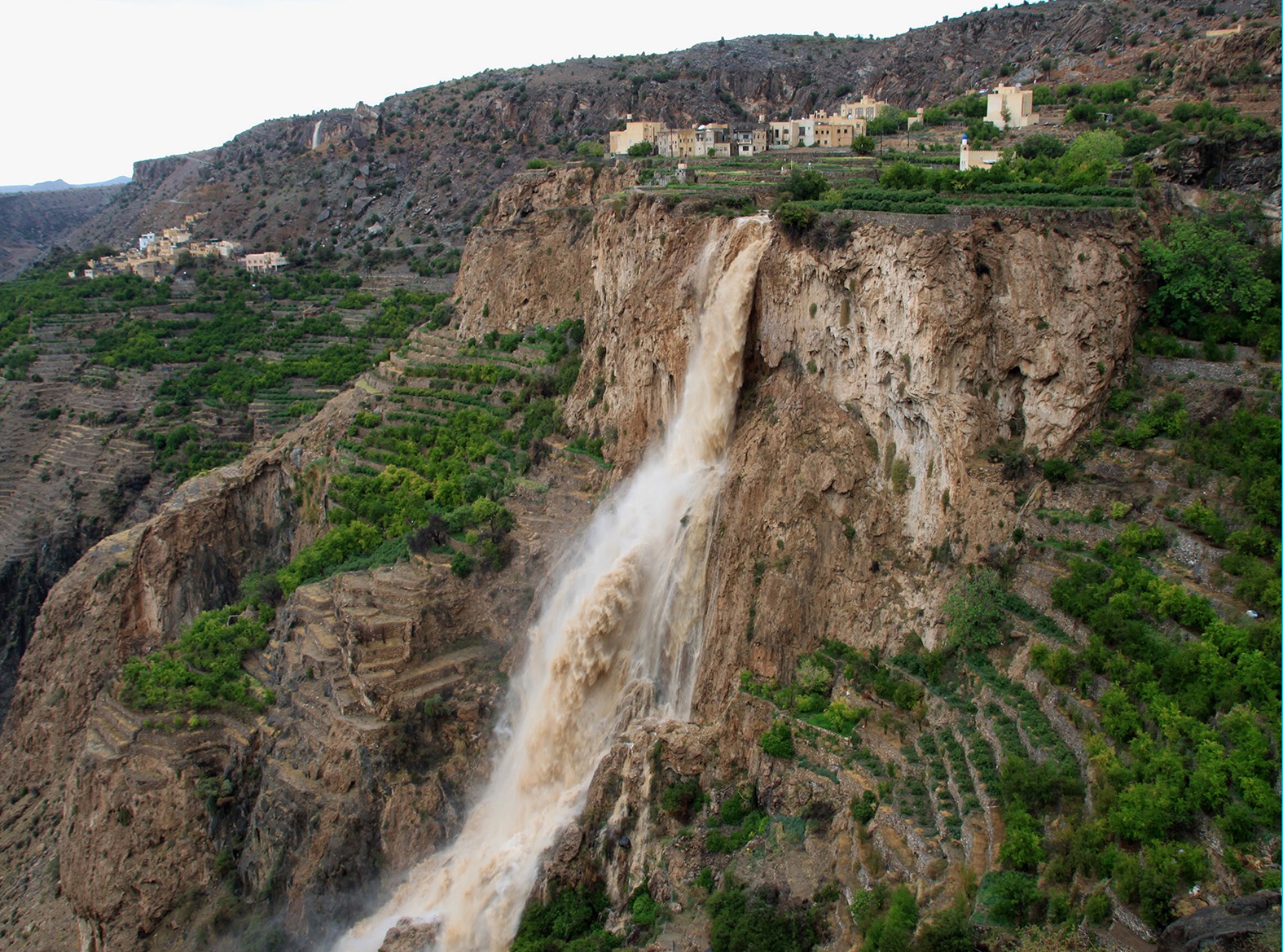 تعد من أهم الوجهات السياحية في السلطنة .. تعرّف على عدد زوار الجبل الأخضر