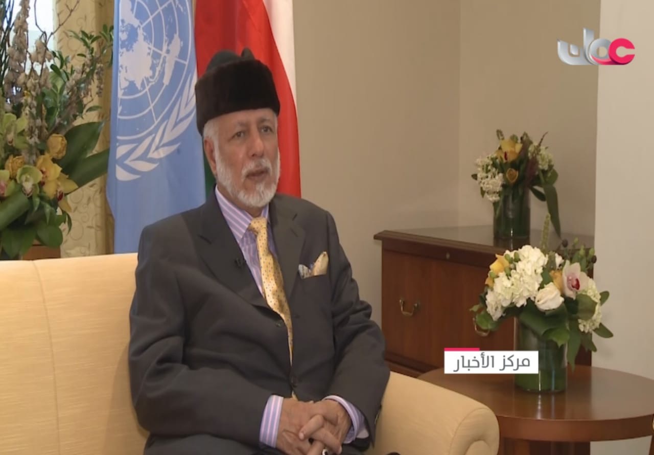 بن علوي : السلطنة على اتصال مع دول العالم لتأمين الملاحة في مضيق هرمز