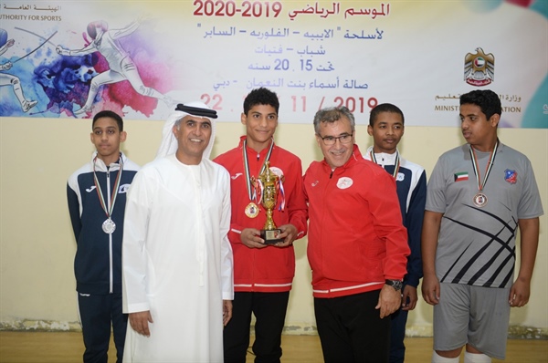 عماني يظفر بالميدالية الذهبية في بطولة الاتحاد للمبارزة