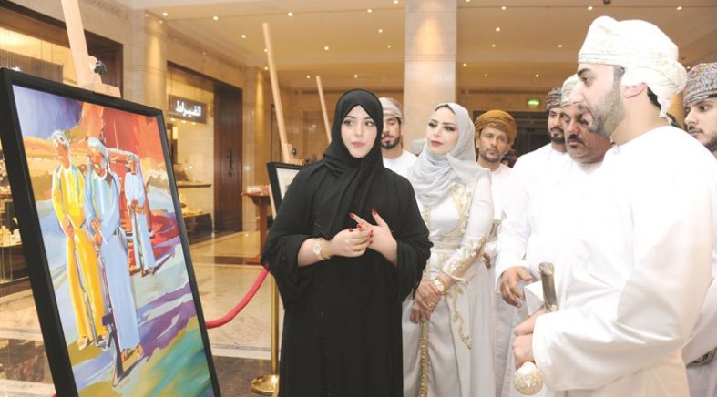 يحوي على لوحات ابداعية وطنية .. افتتاح المعرض التشكيلي ” قبس” للفنانة طيبة الجنيبي