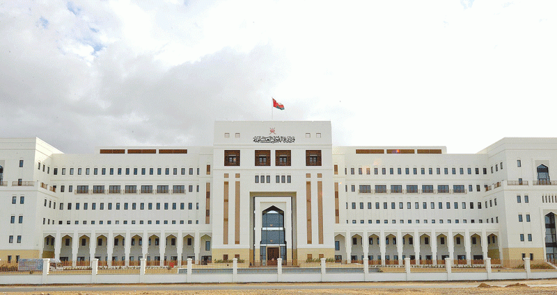 القوى العاملة تُرحّل عدد 246 عاملاً