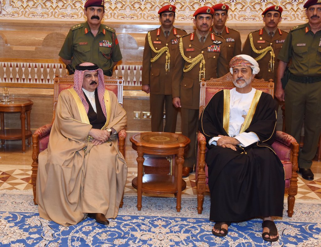 جلالة السلطان هيثم بن طارق آل سعيد يستقبل ملك البحرين