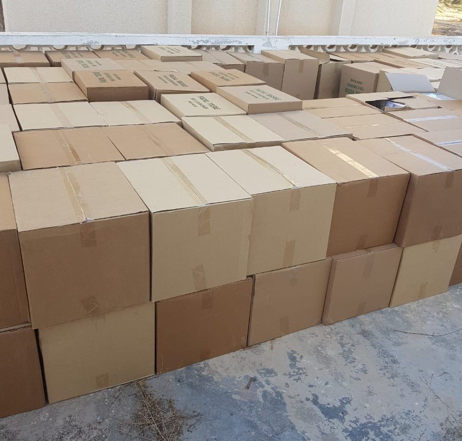 ضبط أكثر من 30 ألف صندوق من السجائر بحوزة أربعة آسيويين