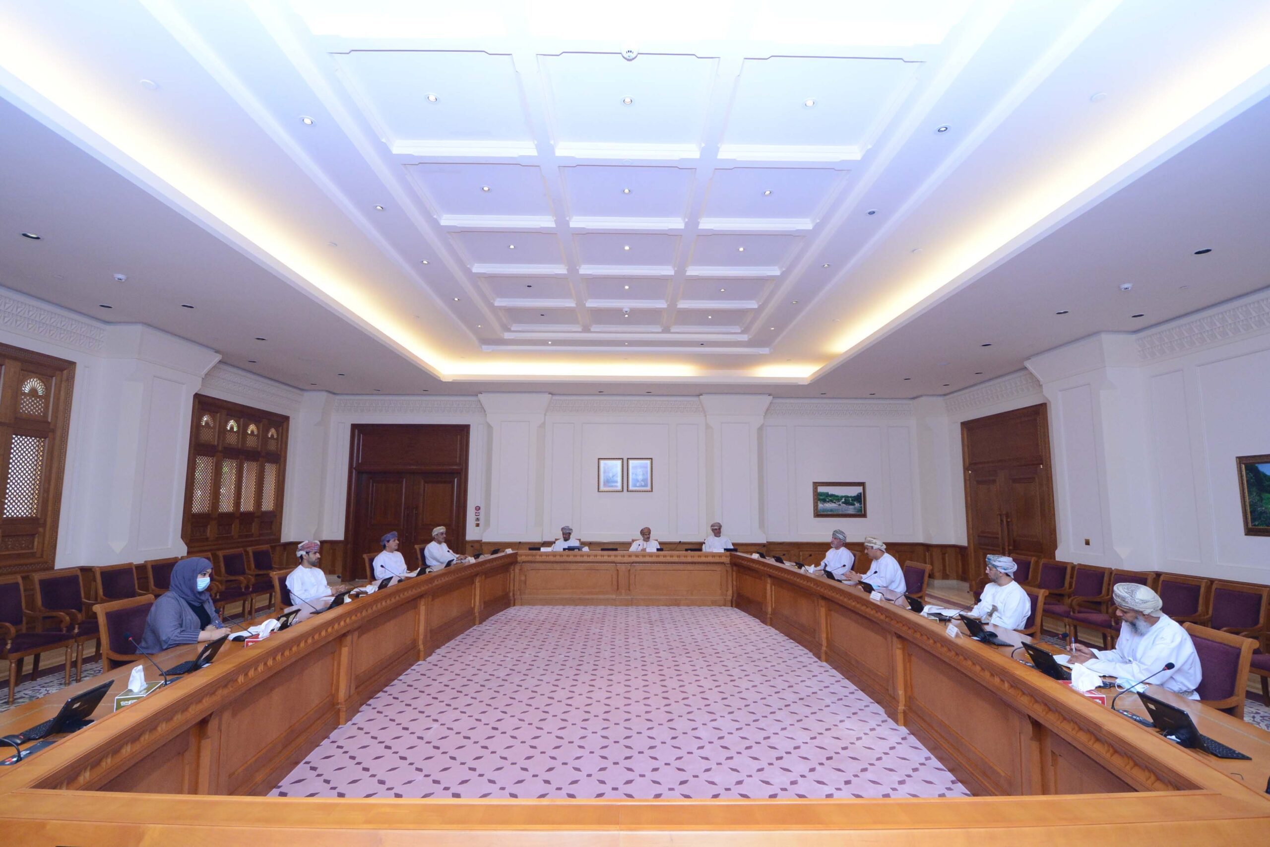 ” التعليم والبحوث ” بمجلس الدولة تستعرض برامج “الغرفة ” لتطوير البحث العلمي