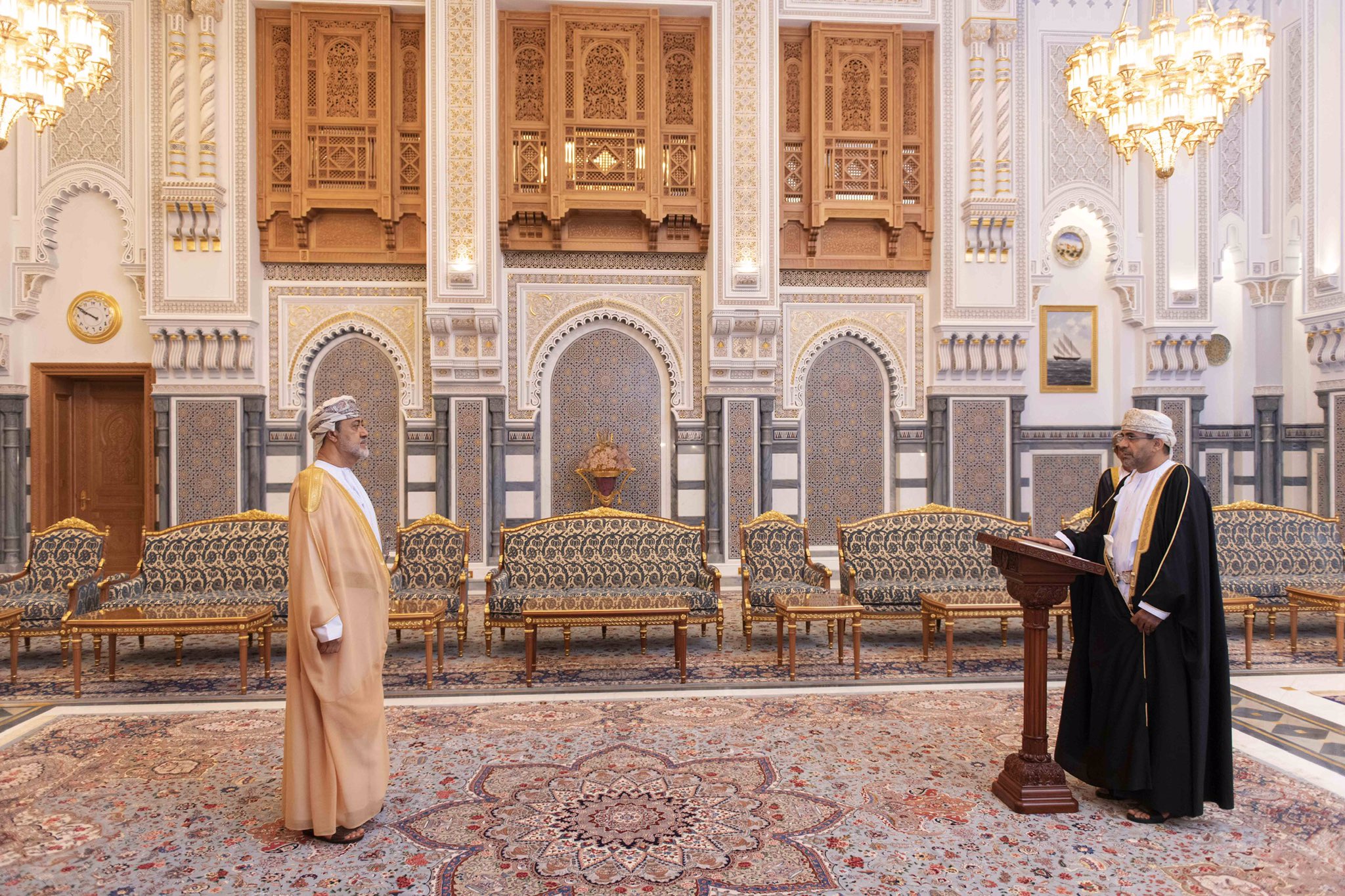 أمام المقام السامي .. الحبسي والبوسعيدي والحارثي يؤدون قسم اليمين