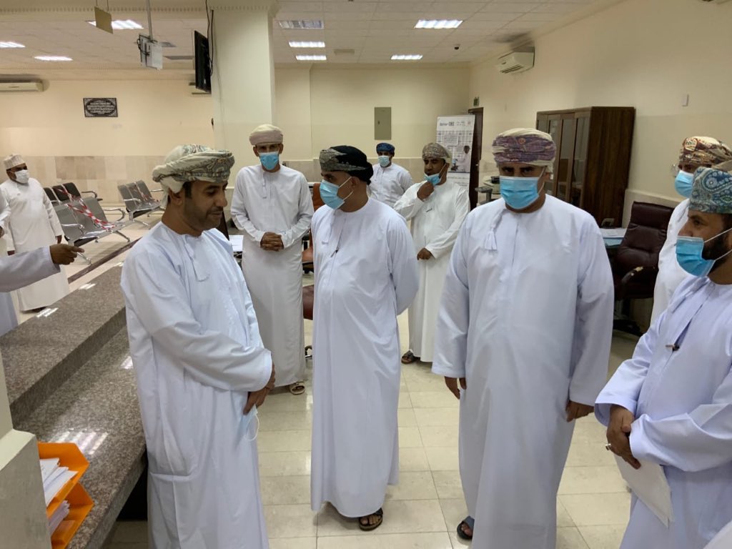 وزير الإسكان والتخطيط العمراني يناقش متطلبات جنوب الباطنة