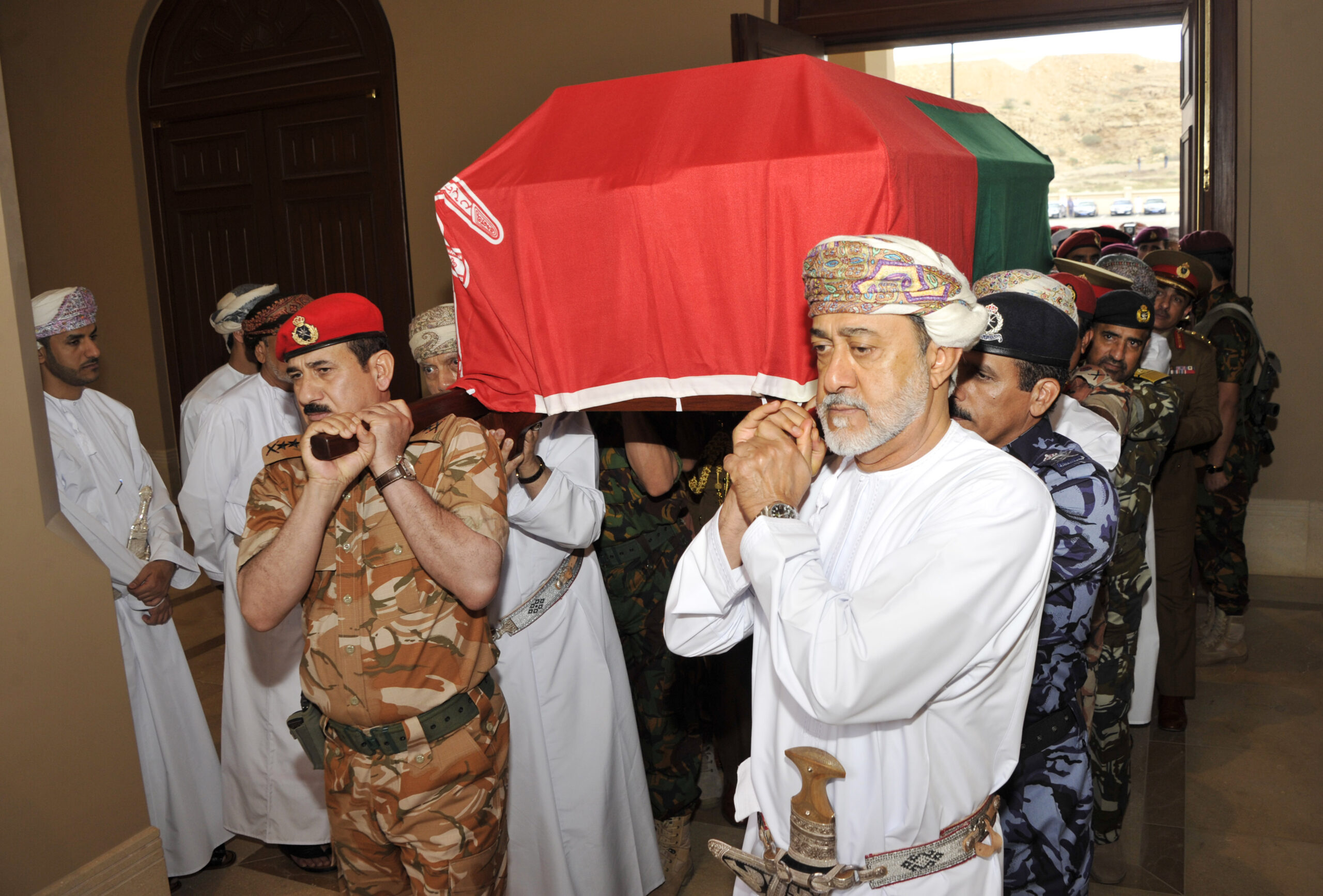 مروه بنت سيف العبرية تكتب: يوم رحل رجل السلام والحكمة