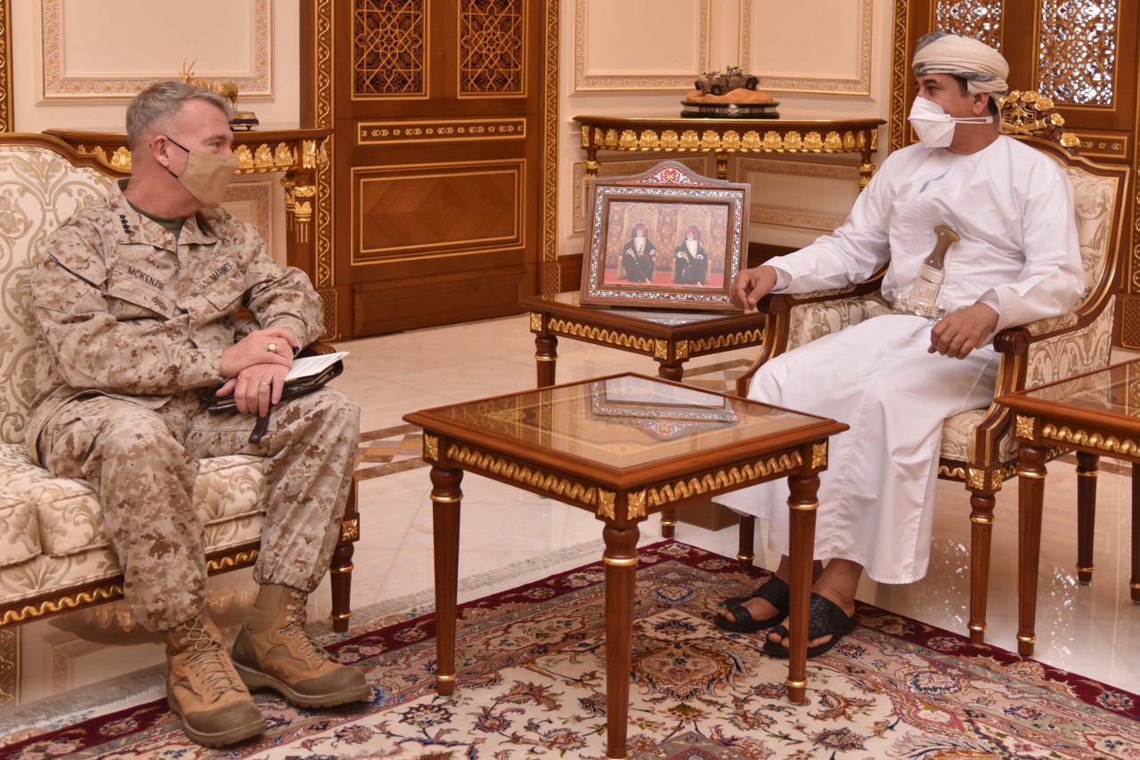 النعماني يستقبل القائد العام للقيادة الوسطى الأمريكية