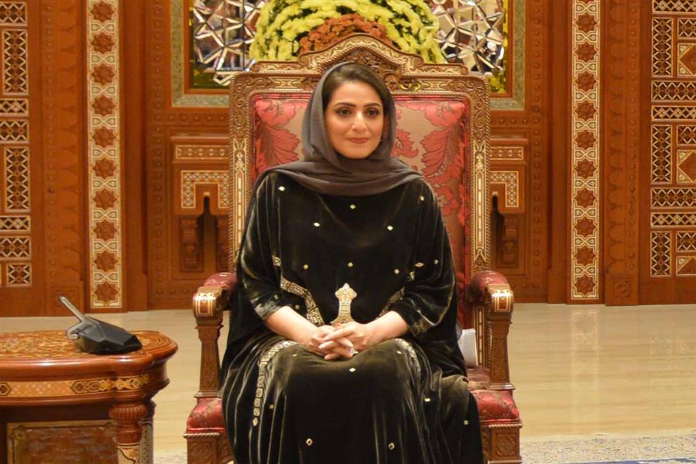 بالصور: السيدة الجليلة تزور مركز رعاية الطفولة بالسيب