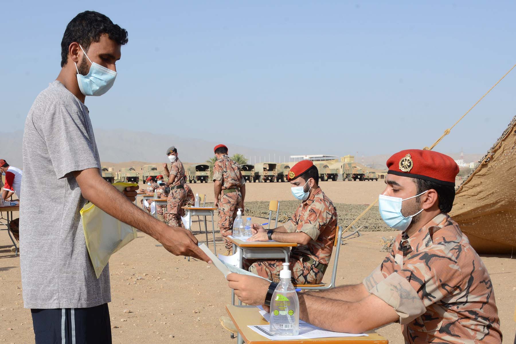 تنفيذا للتوجيهات السامية .. الجيش السلطاني يواصل إجراءات التجنيد المتبعة