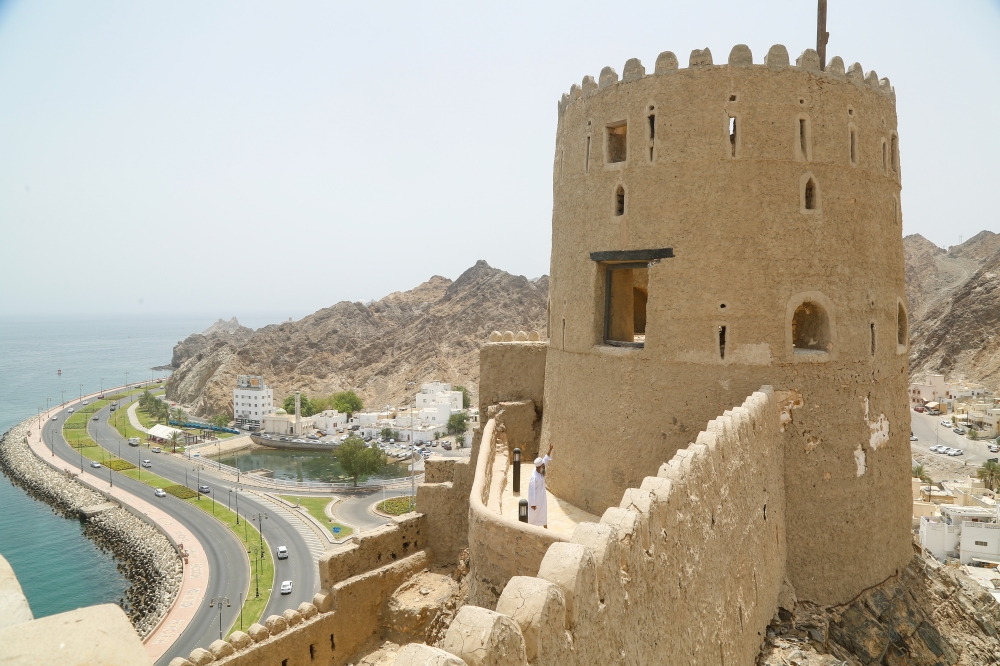 “التراث والسياحة” تطرح قلعة مطرح والبيت الكبير للاستثمار