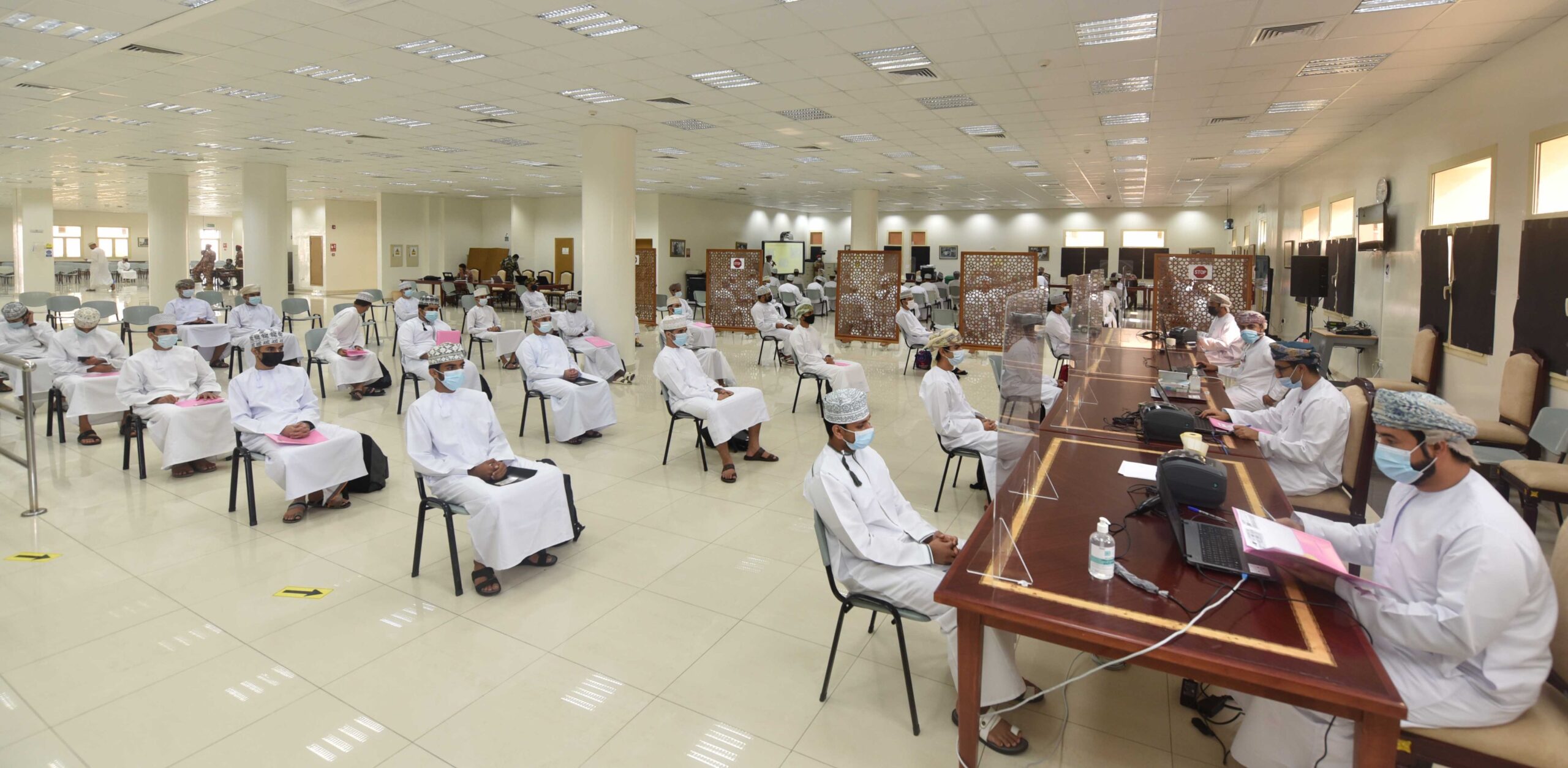 الكلية العسكرية التقنية تجري الفحوصات والمقابلات للطلاب تمهيدا لالتحاقهم بالعام الجديد