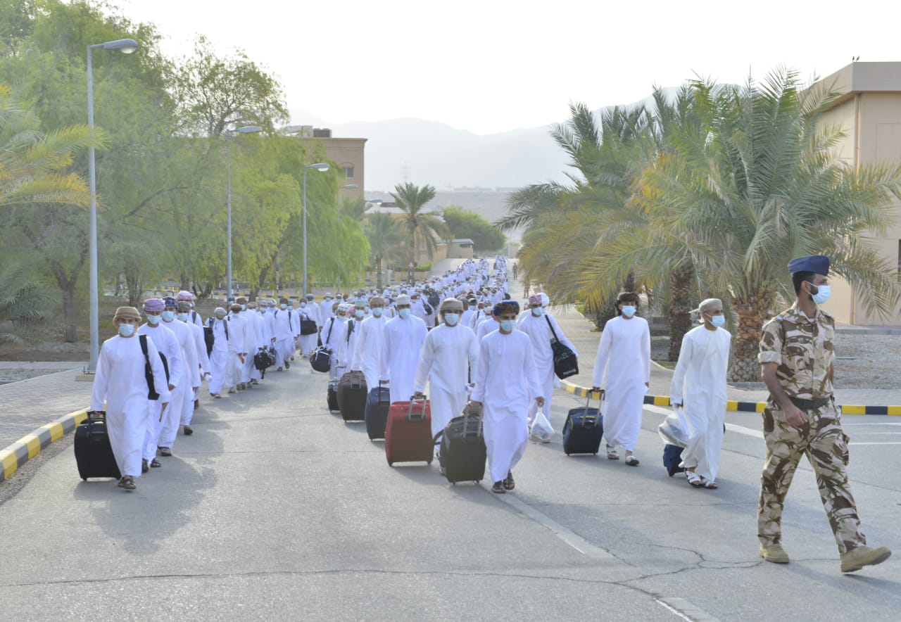 لبدء التدريبات العسكرية.. سلاح الجو السلطاني يستقبل دفعة جديدة من الباحثين عن عمل