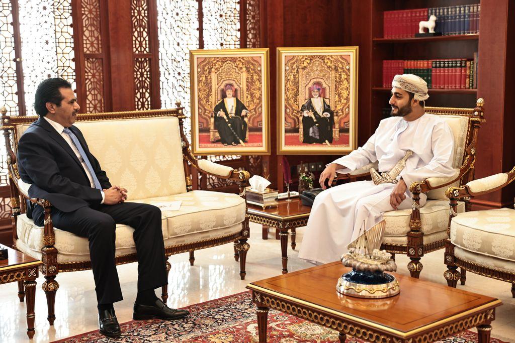 السيد ذي يزن يستعرض العلاقات الثنائية مع سفير الأردن