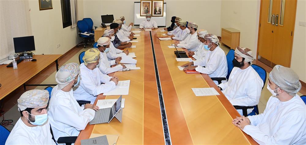 مساعدات عاجلة للأسر المتضررة والتأكيد على استكمال إجراءات الإسناد المباشر لمشاريع إعادة بناء الطرق الرئيسية والفرعية