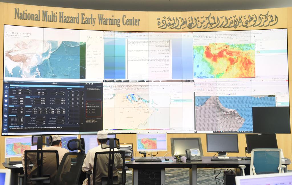 عاجل.. بدء تأثر سلطنة عمان بأخدود من منخفض جوي يؤثر على هذه المحافظات