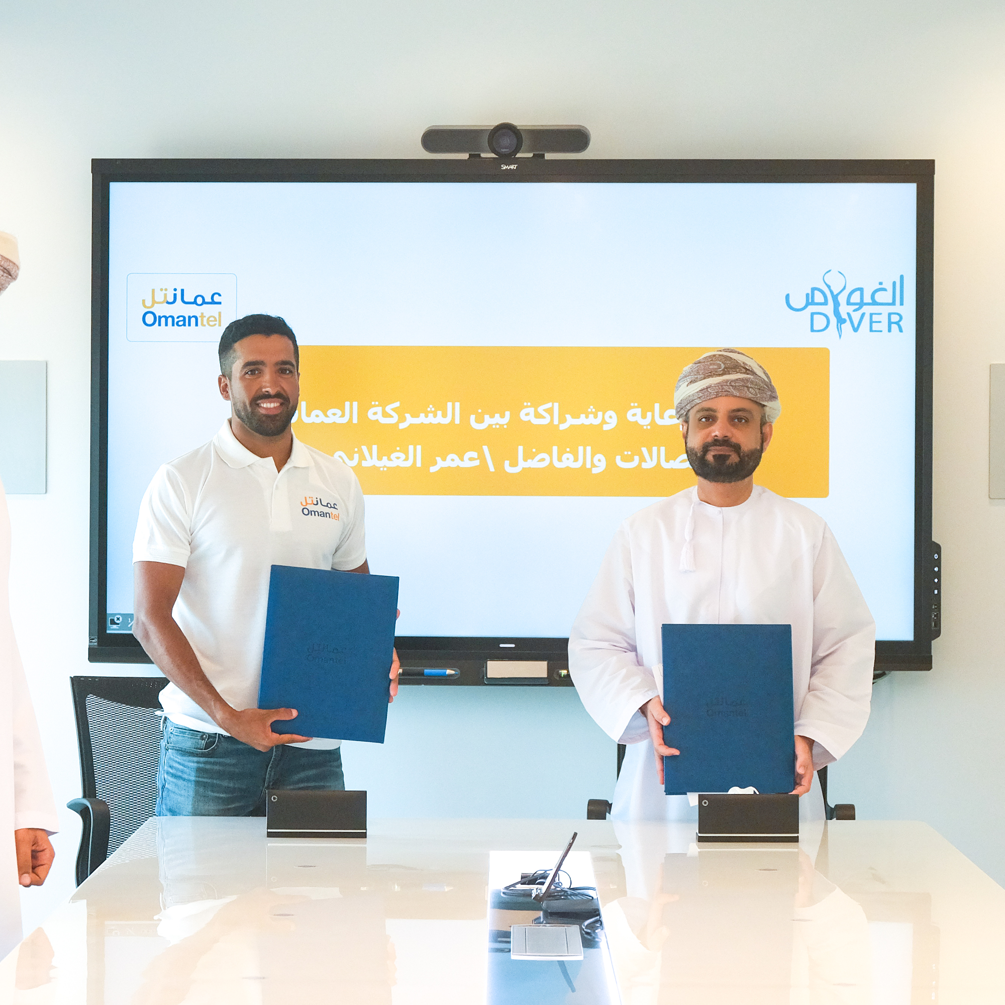 “عمانتل” ترعى رياضيا عُمانيا حاملا للأرقام القياسية في هذه الرياضة