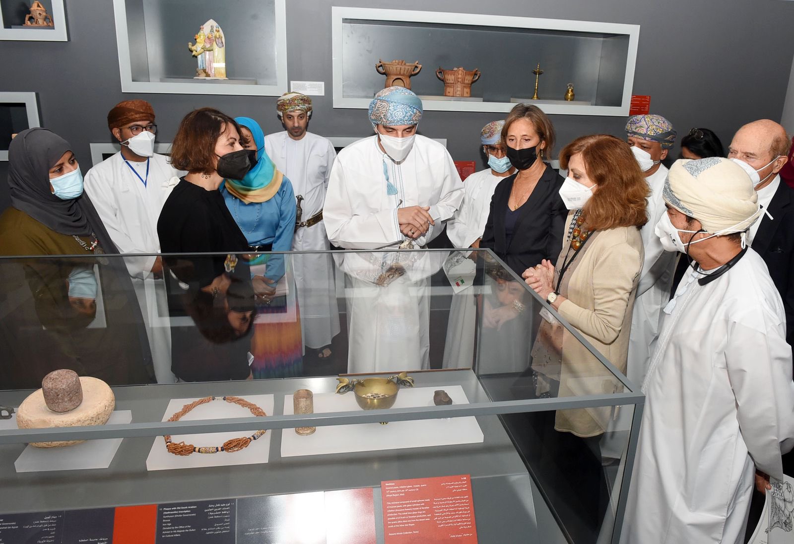 يضم مقتنيات متحفية إيطالية وأثرية عمانية.. تدشين معرض “عبق اللبان” بالمتحف الوطني