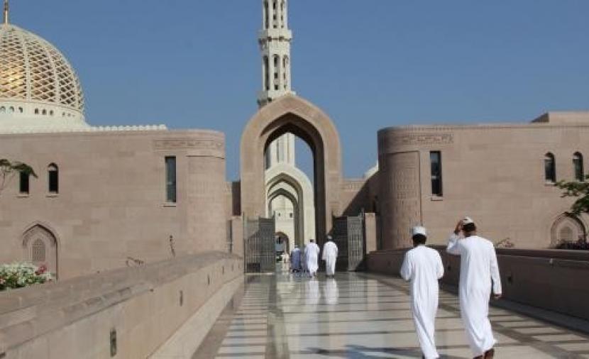 “أوقاف جنوب الباطنة” تدعو إلى الالتزام بالإجراءات الاحترازية ضد كورونا