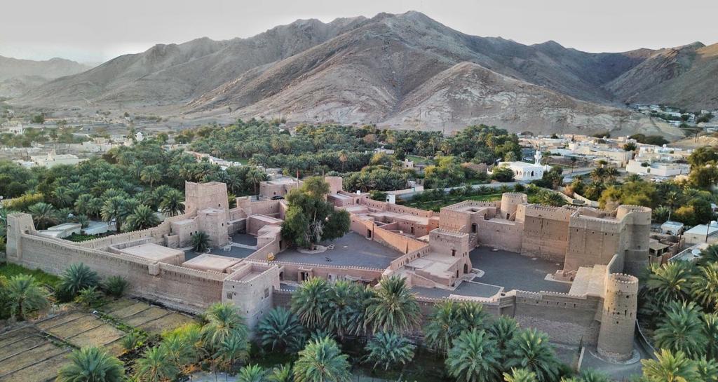 “الظاهرة” تشهد إقامة العديد من المنشآت السياحية والفندقية