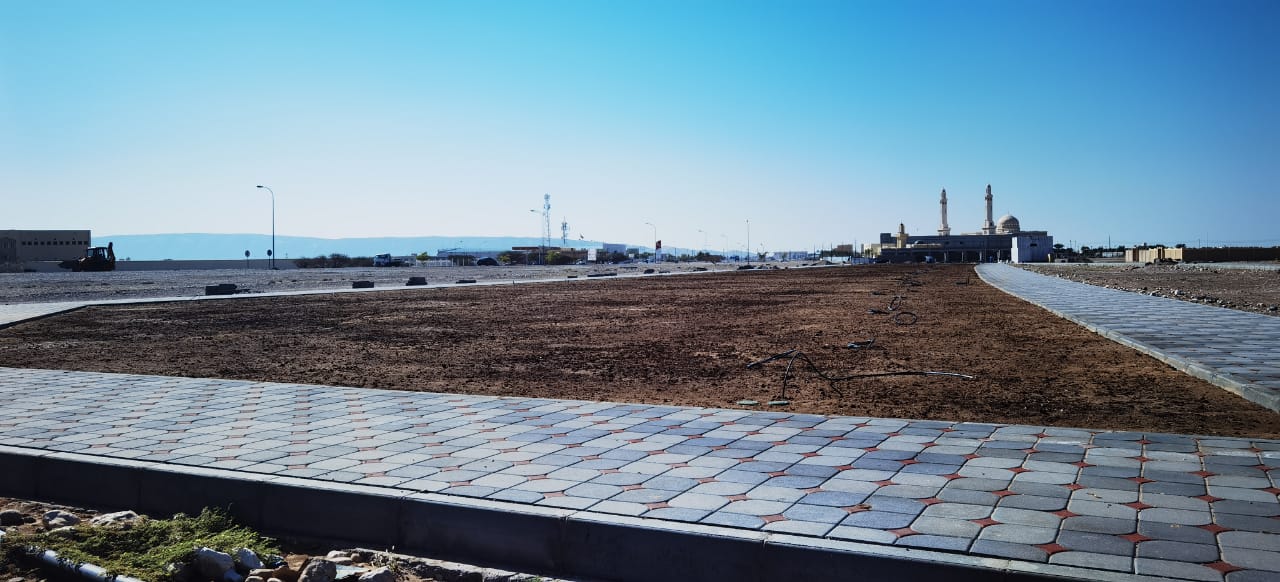 استمرار الأعمال الإنشائية في مشروع الممشى الصحي بـ”ضنك”