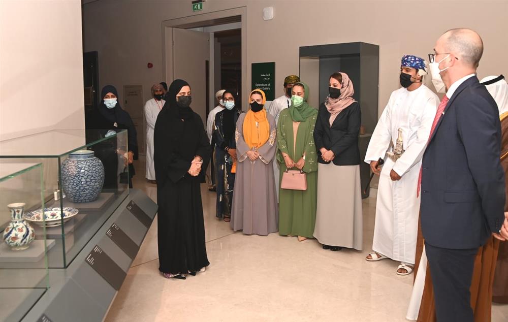 المتحف الوطني ينظم معرضا للتعريف بفن خزف الإزنيق المزخرفة بالزهور