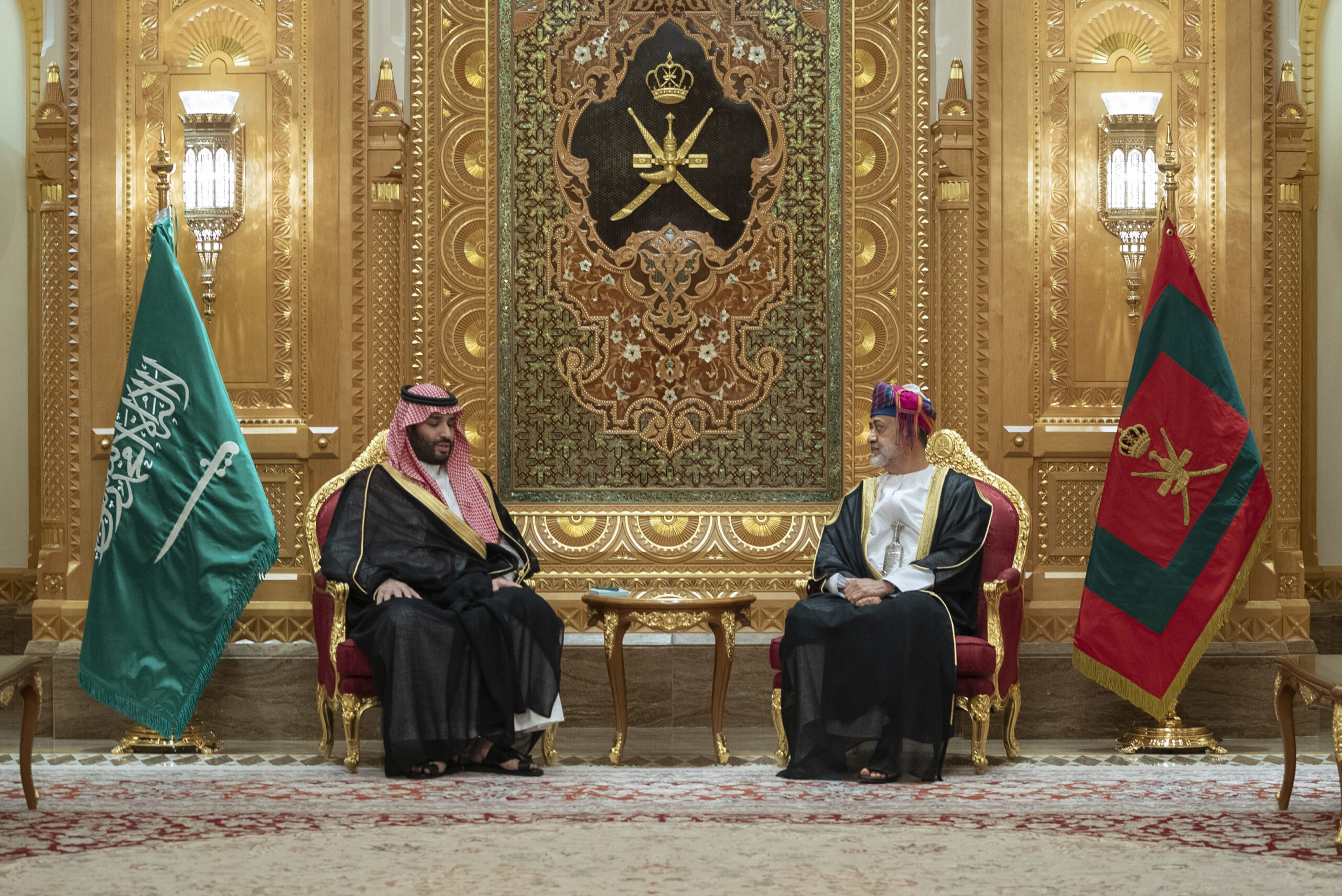 جلالة السلطان يقيم مأدبة غداء رسمية تكريما لولي العهد السعودي