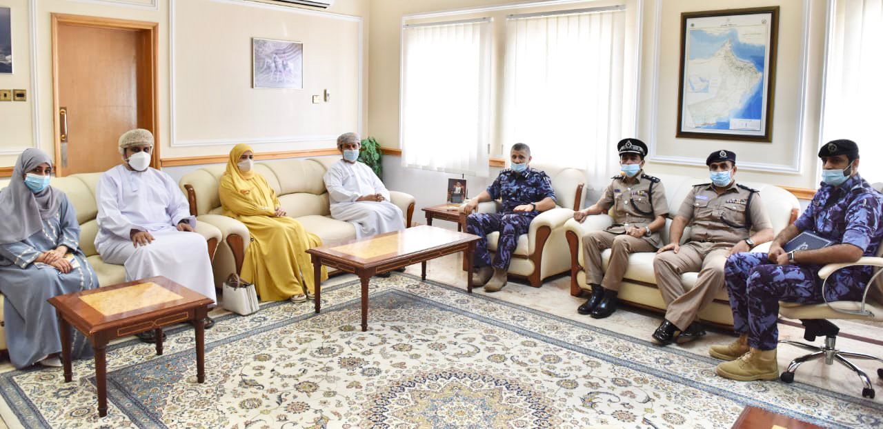 “العمانية لحقوق الإنسان” تطلع على الخدمات المقدمة للنزلاء في سجن “أرزات”