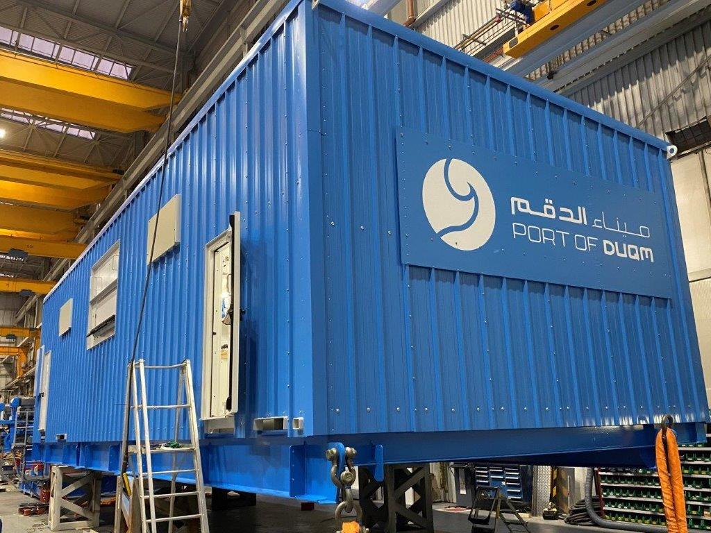 إنجاز 60% من مشروع الحاويات والرافعات الجسرية بميناء الدقم