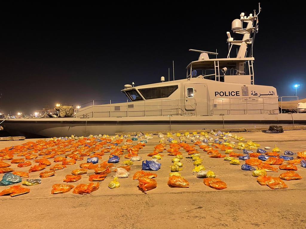 القبض على شخصين حاولا تهريب كميات من مخدر القات