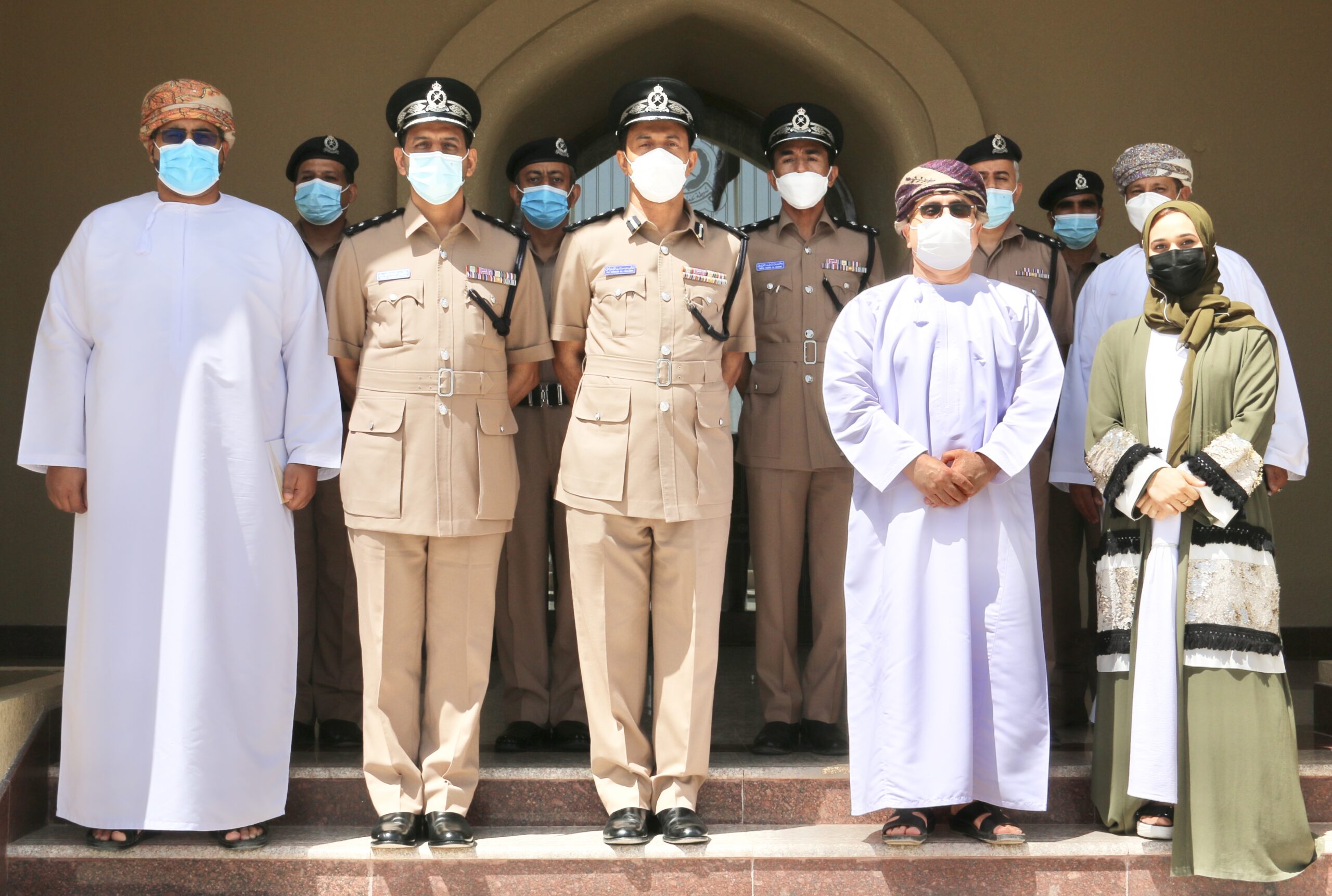 “العُمانية لحقوق الإنسان” تزور إدارة التوقيف بشمال الشرقية