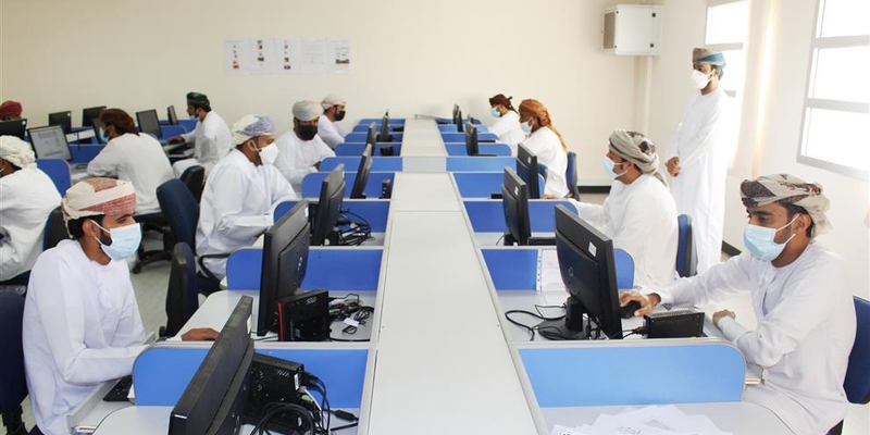 “العمل” تعلن عن 325 فرصة وظيفية