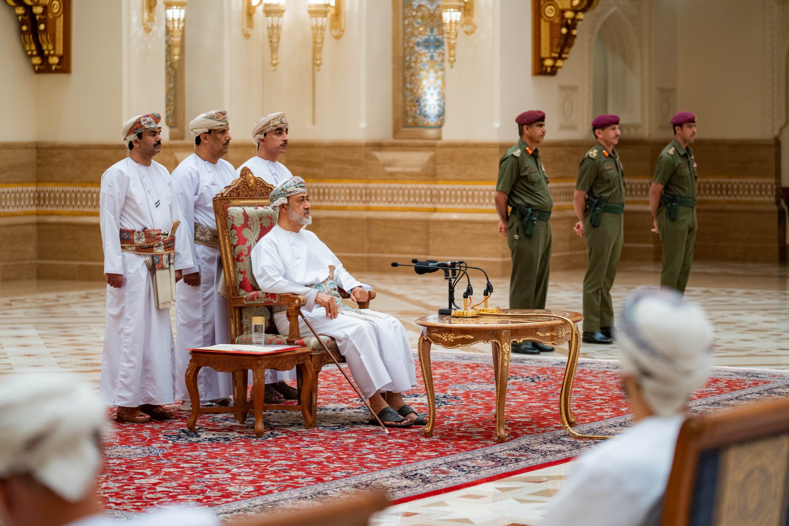 جلالة السلطان: نتابع غلاء المعيشة بشكل يومي