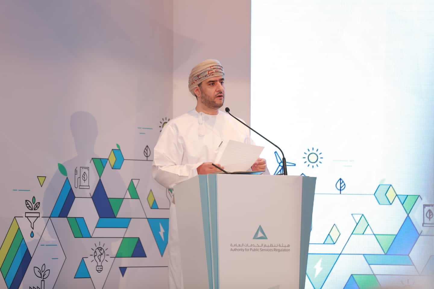 ملتقى الهيدروجين الأخضر يناقش جهود تطويره في سلطنة عمان