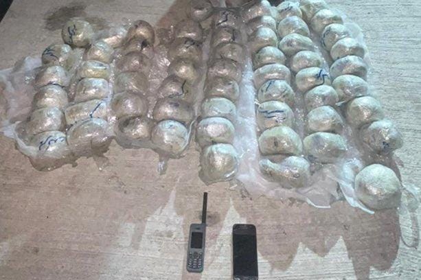 القبض على متسلل بتهمة الاشتراك مع عصابة دولية لتهريب المخدرات