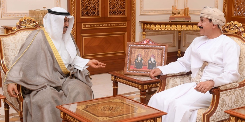 وزير المكتب السلطاني يستقبل السفير الكويتي