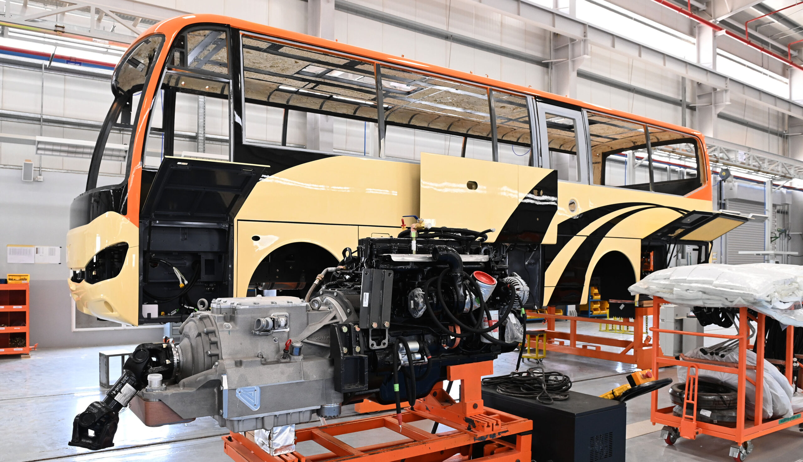 مصنع كروة للسيارات.. نقلة نوعية للصناعات العمانية