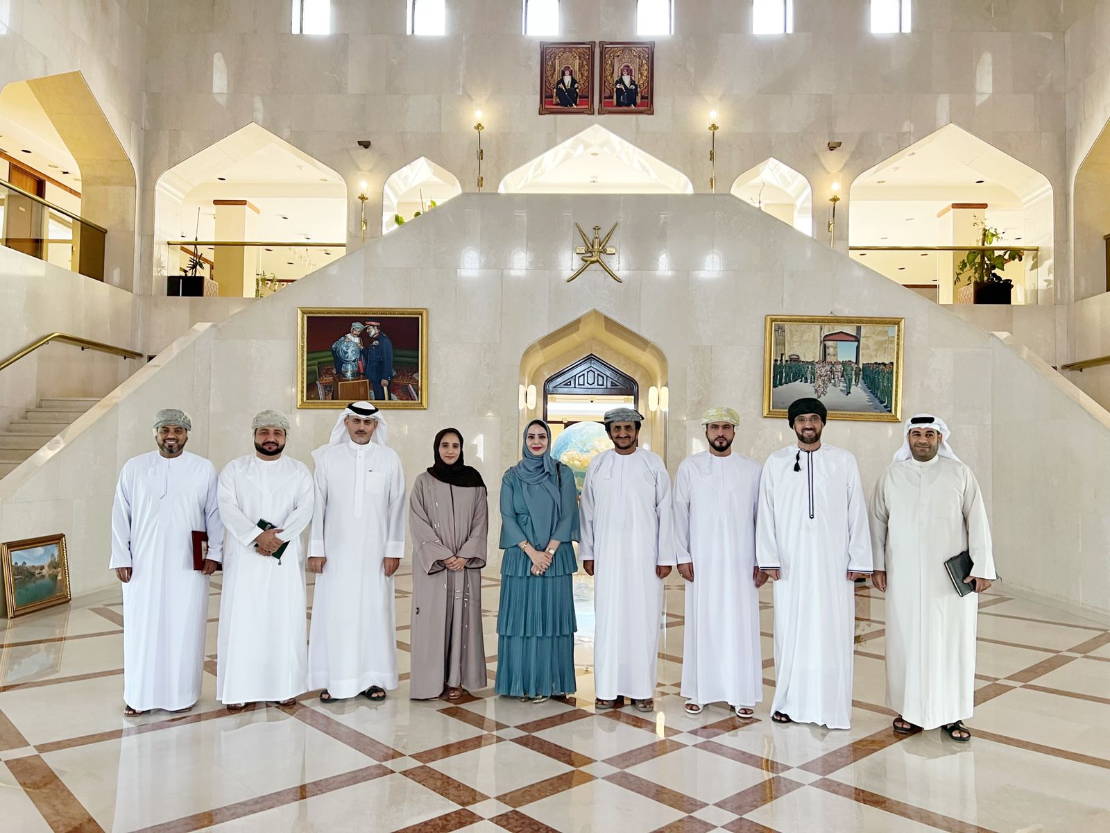 في لقاء “وكيل الخارجية”.. استعراض برامج جمعية الصداقة العمانية البحرينية