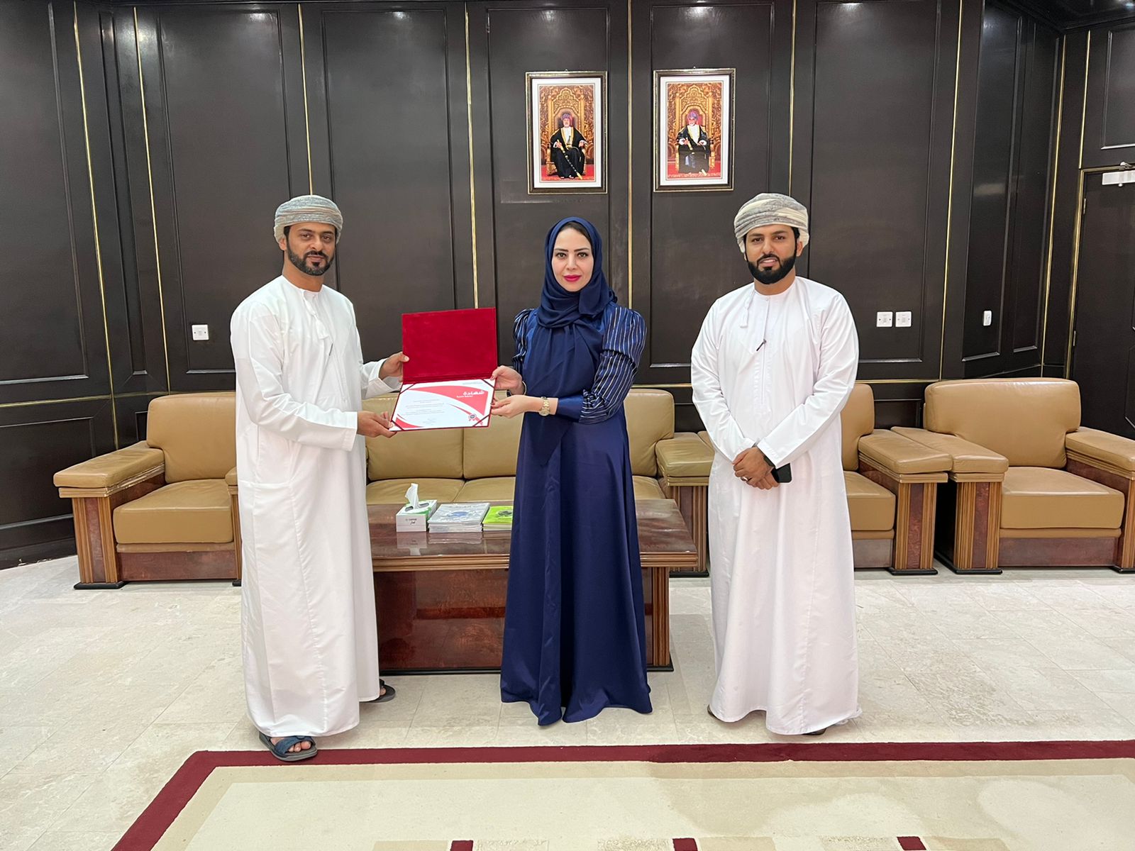 جمعية الصداقة العمانية البحرينية تبحث تعزيز التعاون الاستثماري بين البلدين
