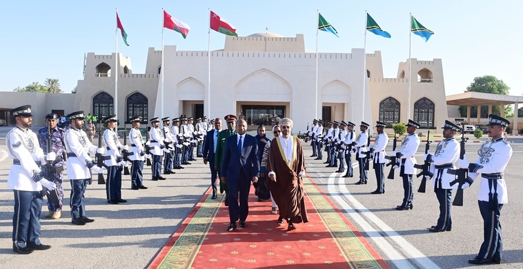 رئيس زنجبار يغادر البلاد