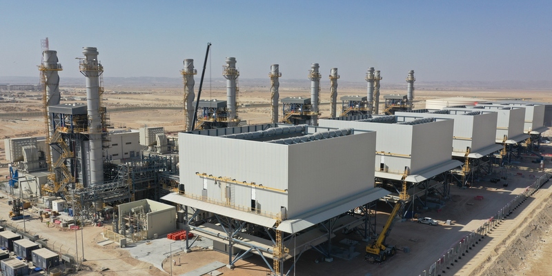 بدء تشغيل المحطة المتكاملة للكهرباء والمياه في المنطقة الاقتصادية بالدقم